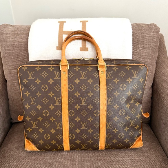 Louis Vuitton Handbags - Authentic Louis Vuitton Porte Documents Voyage unisex bag M53361 laptop bag